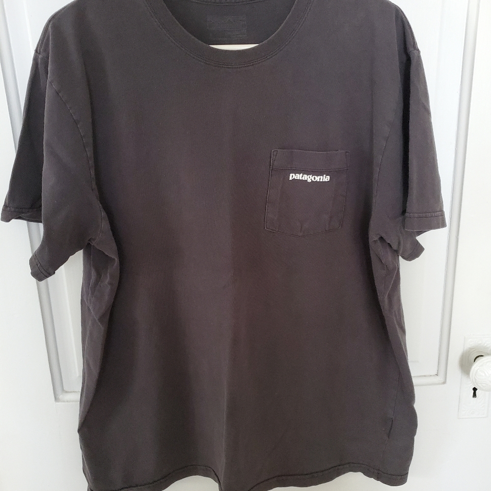 Patagonia Black P6 Logo T-Shirt L